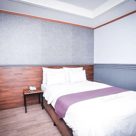 Hotel Noblesse Seoul Exterior photo
