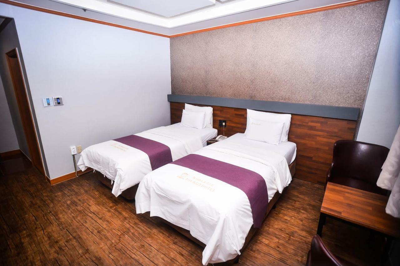 Hotel Noblesse Seoul Exterior photo