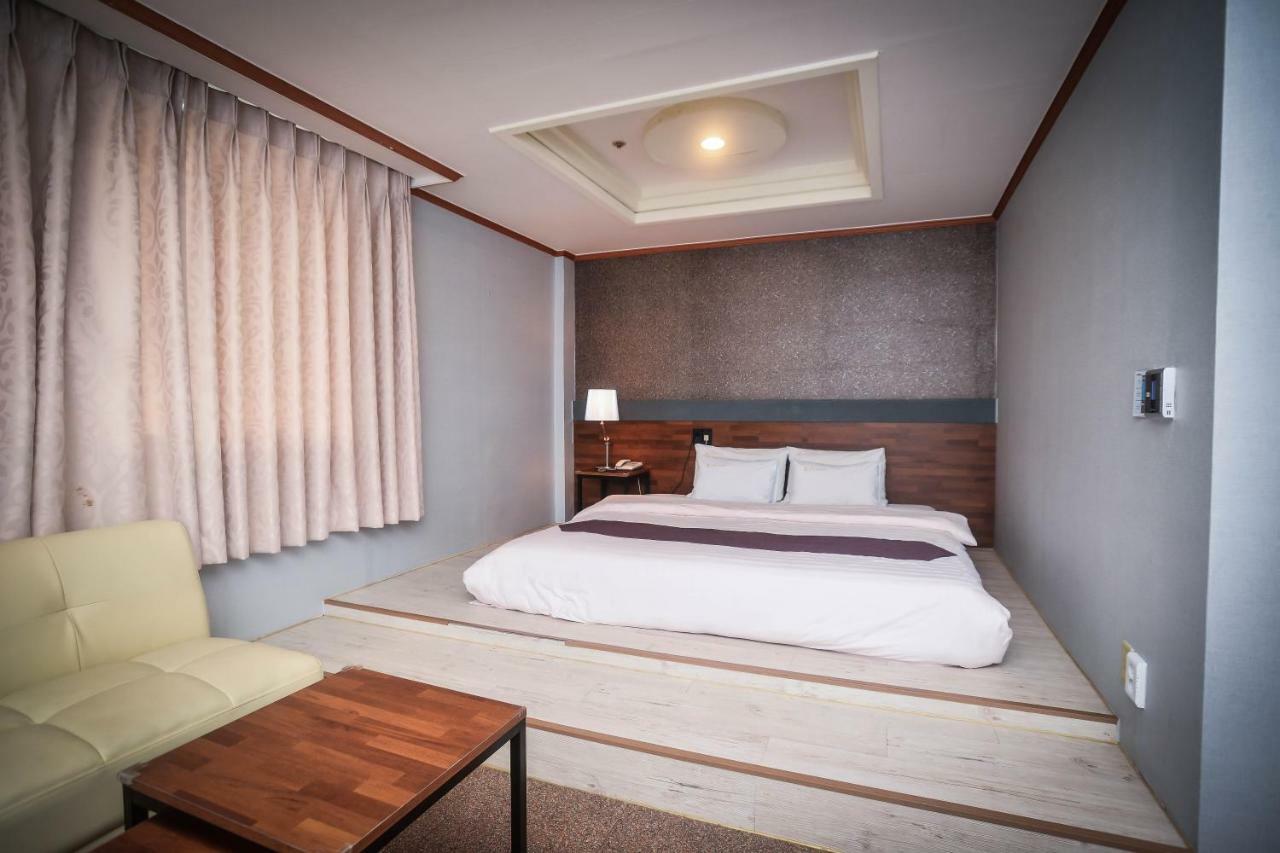 Hotel Noblesse Seoul Exterior photo