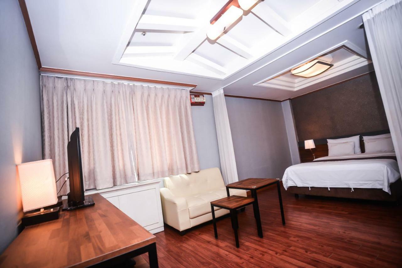 Hotel Noblesse Seoul Exterior photo