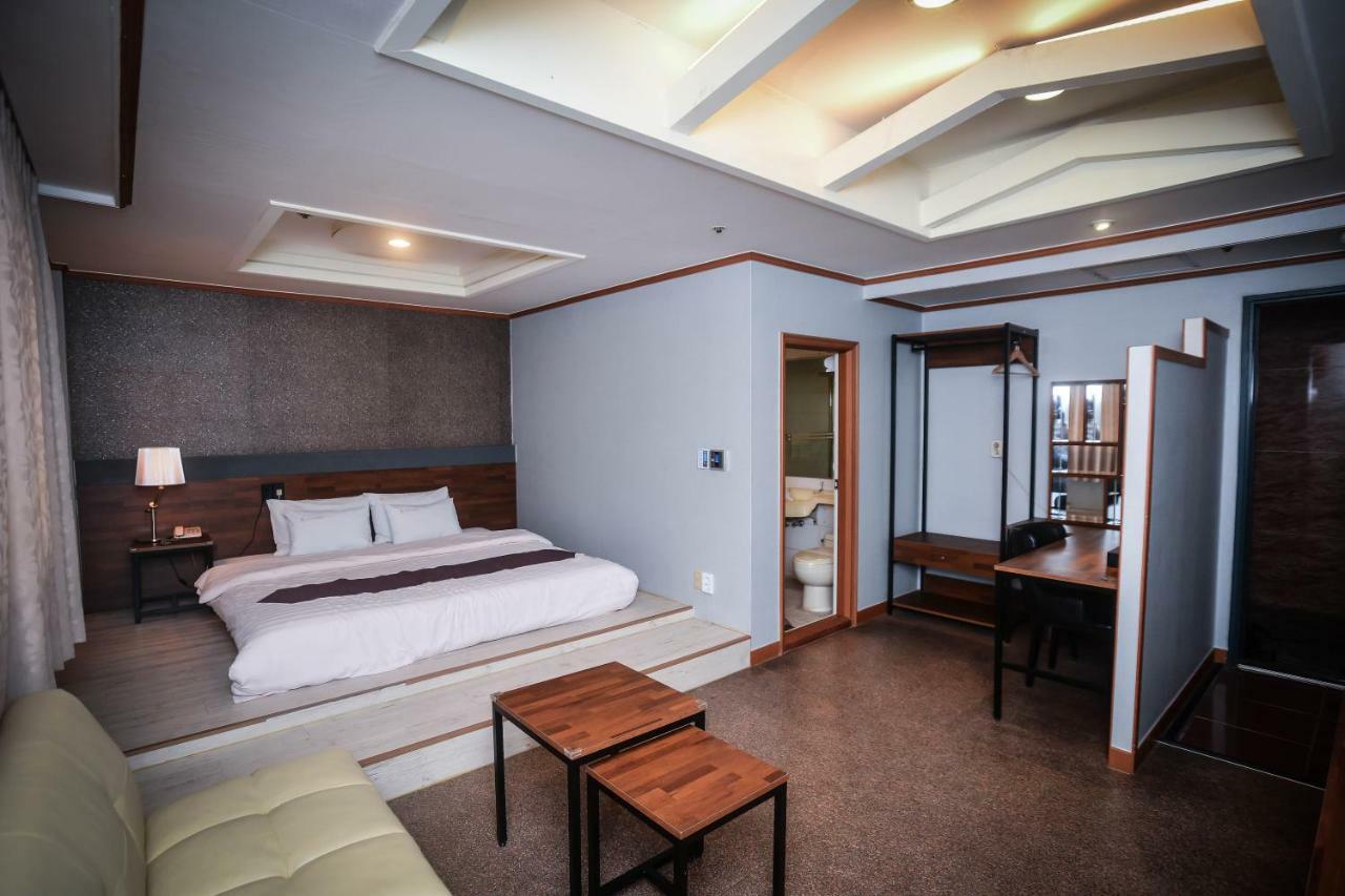 Hotel Noblesse Seoul Exterior photo